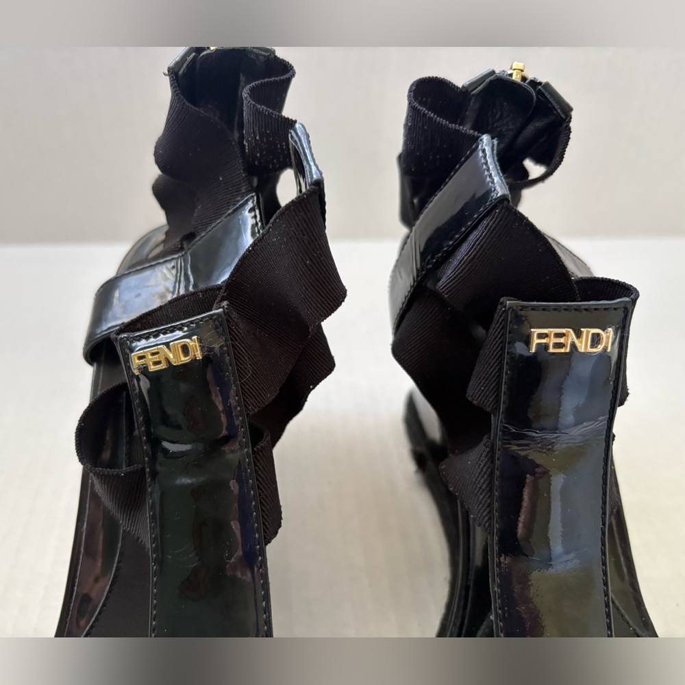 Fendi Black Patent Leather T-strap Wedge Sandals with Logo Hardware Size 38.5/ 8 - Picture 7 of 15